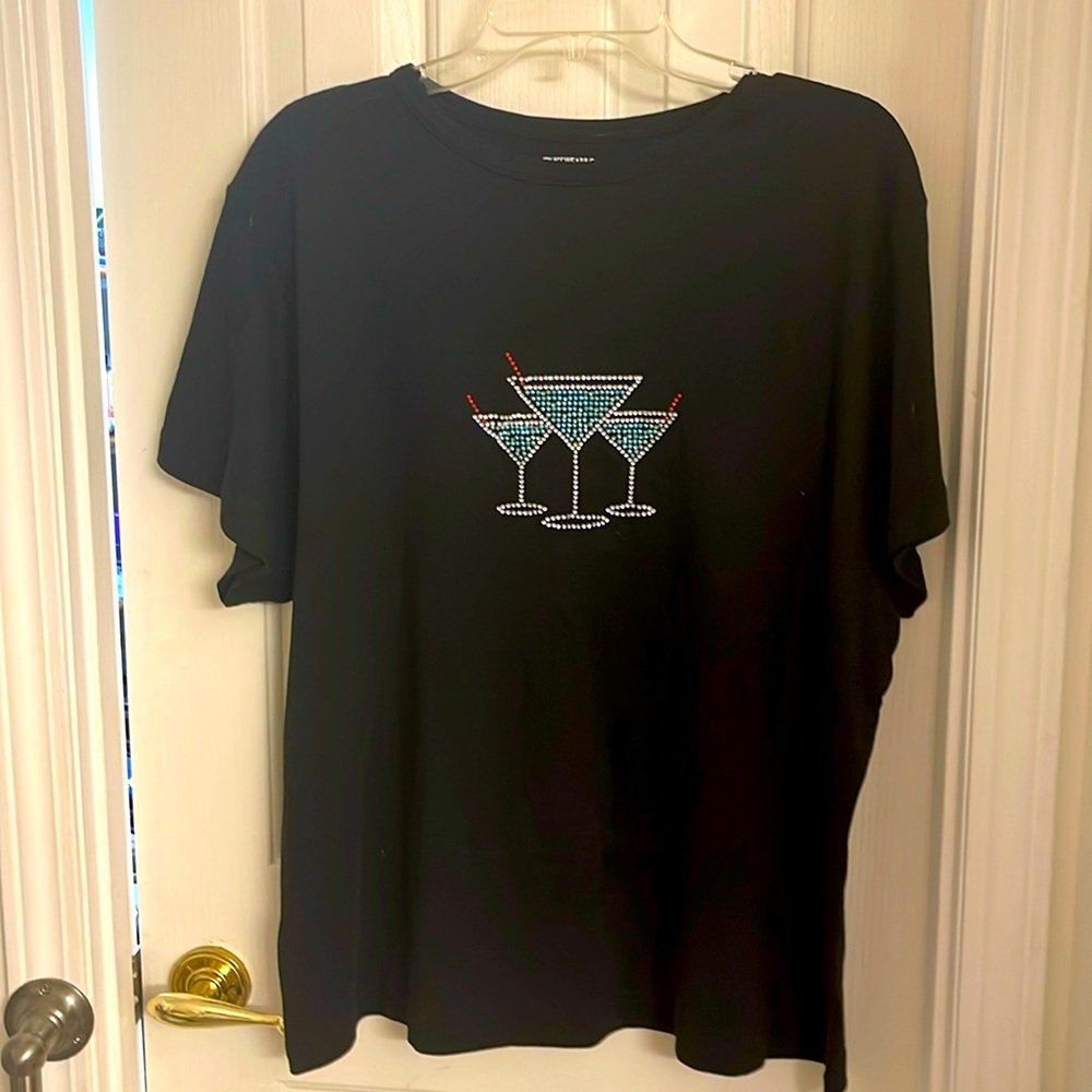 This is a cool black cocktail t shit, very comfortable and stylish.